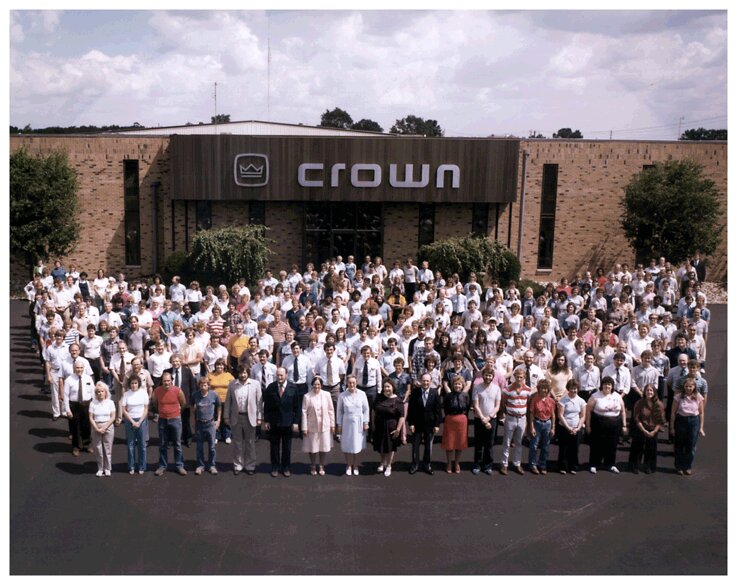 CrownEmployees1984.jpg (105K)